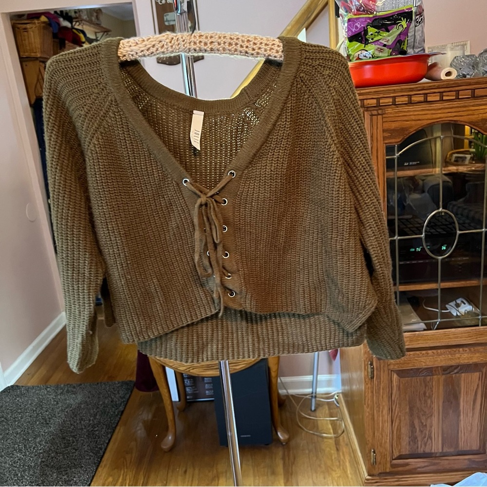 Jolie medium ~ olive green ~ sweater